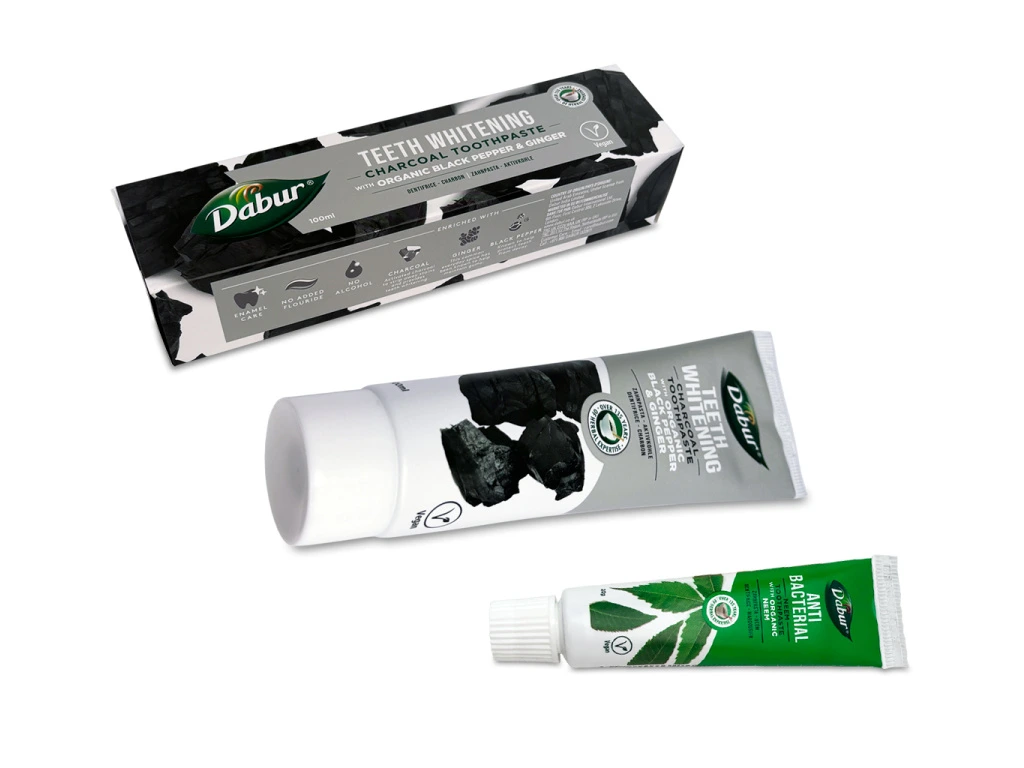 Zubní pasta bělicí s Aktivním uhlím, pepřem a zázvorem, 100 ml, Dabur